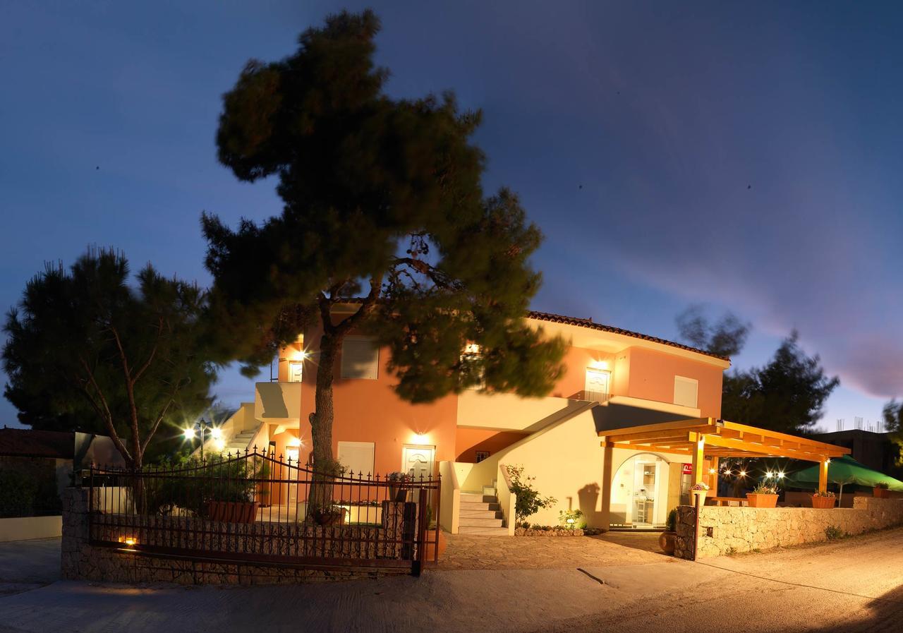 Epavlis Apartments Porto Heli Eksteriør billede